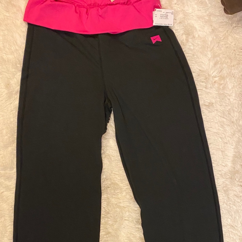 BRAND NEW w/Tags Girls NIKE Yoga Pants